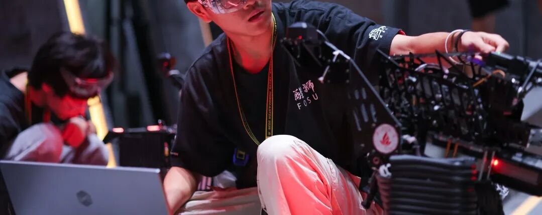 醒狮战队比赛现场照片
